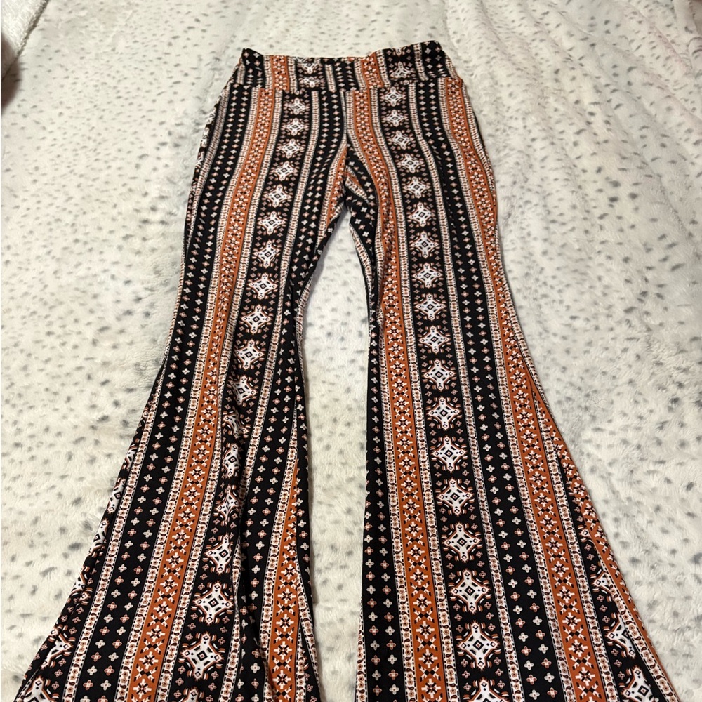 No boundaries flare leggings